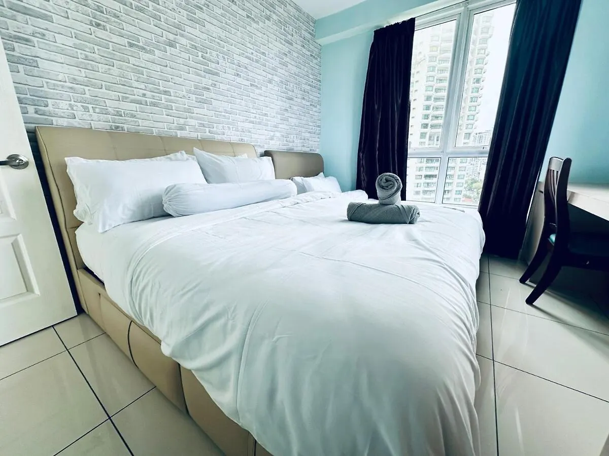 12Pax 3-Bedroom L Seaview L Georgetown L Gleneagles L Mansion One Malasia